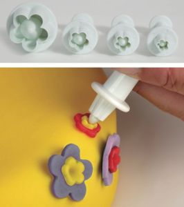 Set 4 Tagliapasta con estrattore Fiorellini Decorazione Torte