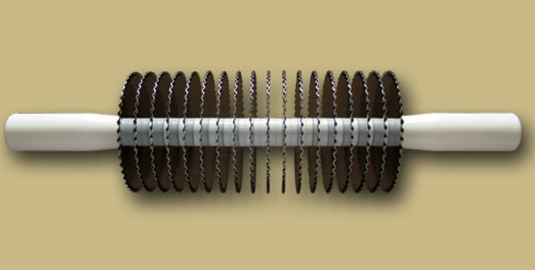 Rullo tagliapasta per TAGLIATELLE lame dentate