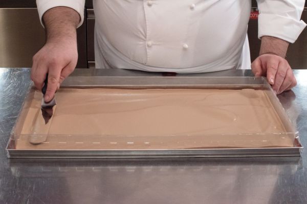 VOILÀ per quadri - Dim. interne mm 570x365x30 h - esterne mm 590x390x30 h - 30 pz per confezione