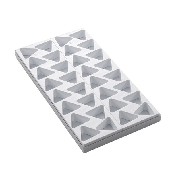 Triangle 48 x 43 x h 25 mm. 24 ml. 32 pcs. - Stampo per mignon di Martellato Professional