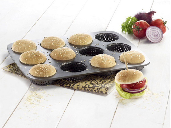 Teglia forata per 12 mini panini hamburger